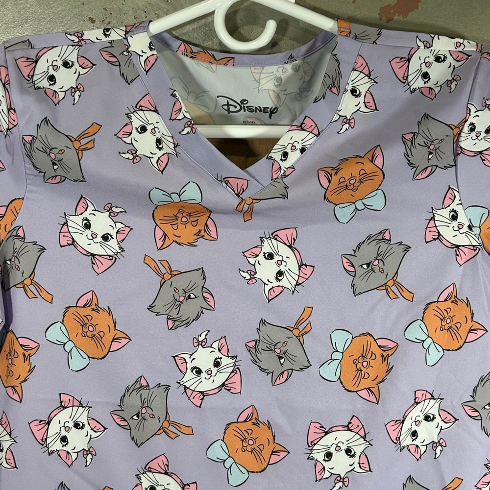Disney Aristocats Marie Scrub Top Lavender V-Neck Medical Uniform Size Small New